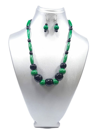 Wooden beads necklace - Green and black